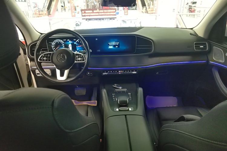 Used Mercedes-Benz GLE 2021 GLE 450 4MATIC Stylish Model Center Console