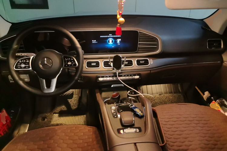 Used Mercedes-Benz GLE 2021 GLE 450 4MATIC Luxury Model Center Console