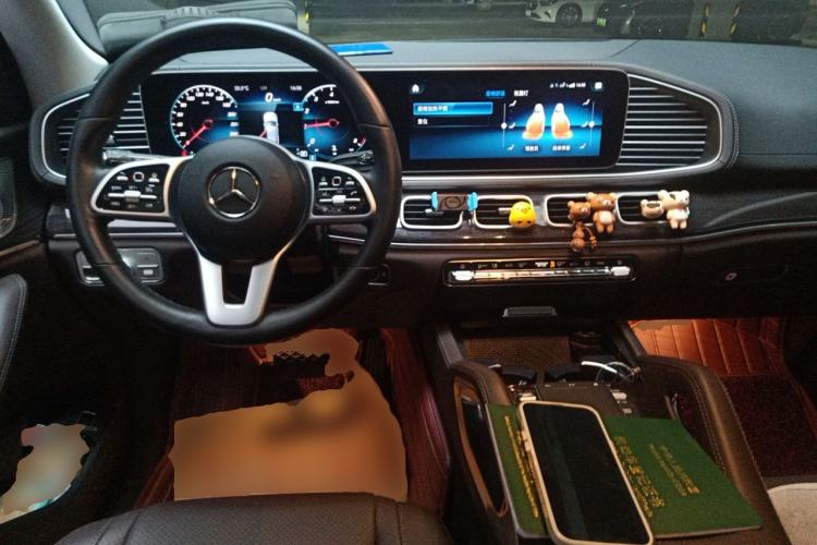 Used Mercedes-Benz GLE 2021 GLE 350 4MATIC Stylish Model Center Console