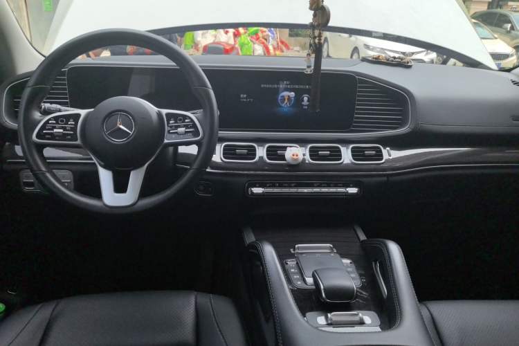 Used Mercedes-Benz GLE 2021 GLE 350 4MATIC Stylish Model Center Console