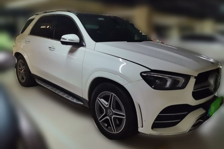 Used Mercedes-Benz GLE 2021 GLE 450 4MATIC Luxury Model Front Right 45 Deg