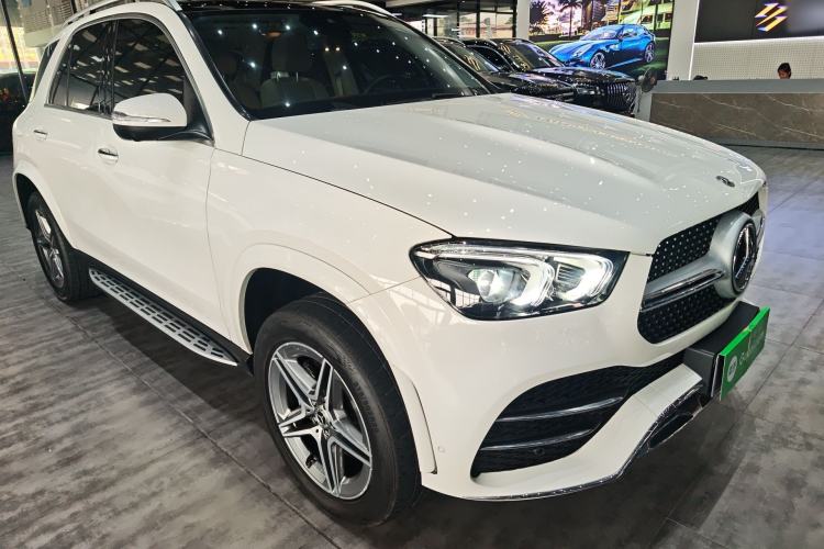Used Mercedes-Benz GLE 2021 GLE 450 4MATIC Stylish Model Front Right 45 Deg
