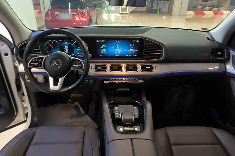 Used Mercedes-Benz GLE 2021 GLE 450 4MATIC AMG Line Interior 2