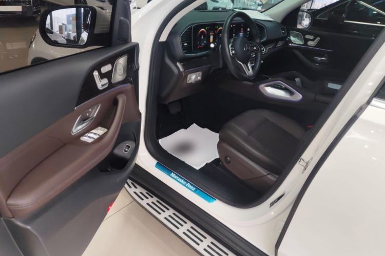 Used Mercedes-Benz GLE 2021 GLE 350 4MATIC Dynamic Edition Interior 3