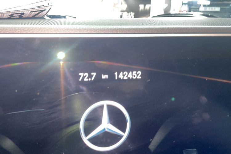 Used Mercedes-Benz GLE 2021 GLE 350 4MATIC Stylish Model Odometer Close Up