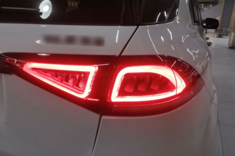 Used Mercedes-Benz GLE 2021 GLE 350 4MATIC Stylish Model Right Rear Taillight
