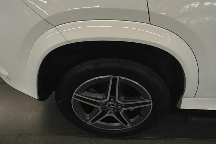Used Mercedes-Benz GLE 2021 GLE 450 4MATIC Stylish Model Right Rear Wheel Hub