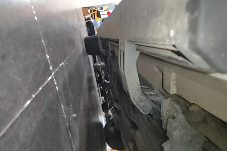 Used Mercedes-Benz GLE 2021 GLE 450 4MATIC Stylish Model Right Side Sill