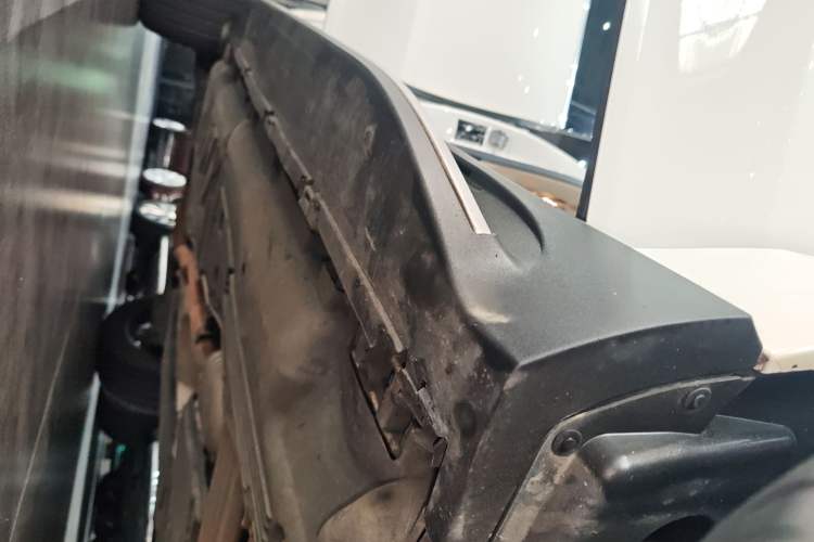 Used Mercedes-Benz GLE 2021 GLE 450 4MATIC Stylish Model Right Side Sill
