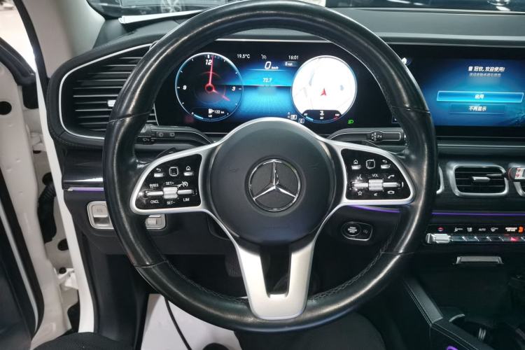 Used Mercedes-Benz GLE 2021 GLE 350 4MATIC Stylish Model Steering Wheel