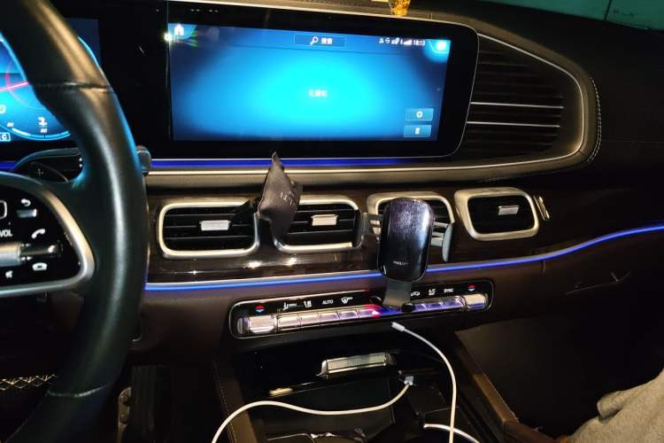 Used Mercedes-Benz GLE 2022 GLE 350 4MATIC Stylish Model Audio And AC Panel