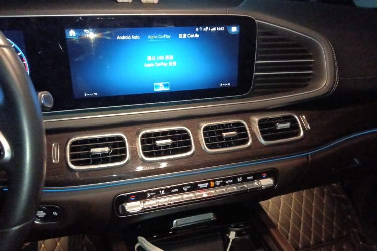 Used Mercedes-Benz GLE 2022 GLE 350 4MATIC Stylish Model Audio And AC Panel