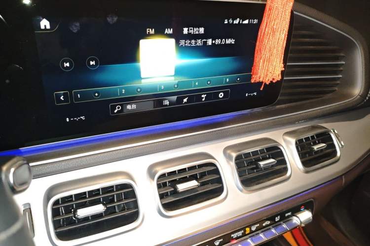 Used Mercedes-Benz GLE 2022 Refreshed GLE 450 4MATIC Stylish Edition Audio And AC Panel