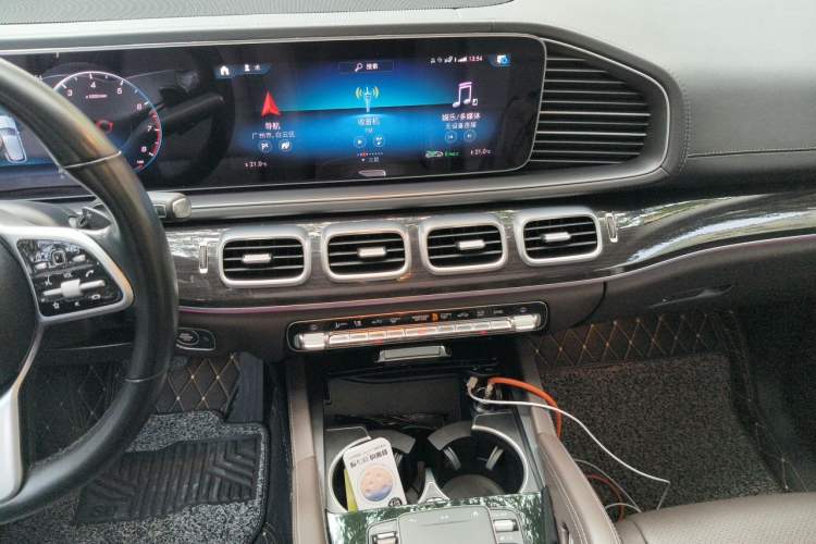 Used Mercedes-Benz GLE 2022 Facelifted GLE 350 4MATIC Fashion Edition Audio And AC Panel