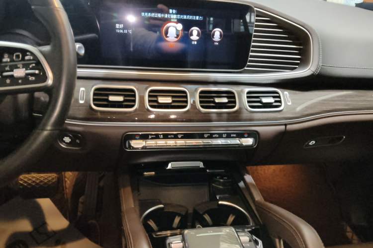Used Mercedes-Benz GLE 2022 GLE 350 4MATIC Stylish Model Audio And AC Panel