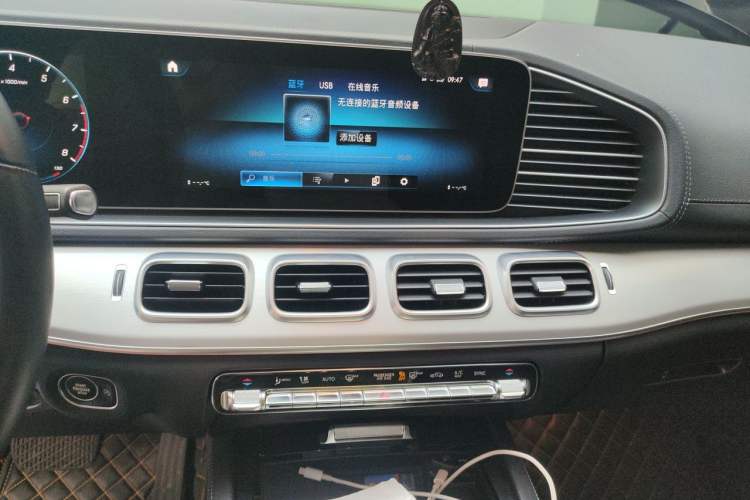 Used Mercedes-Benz GLE 2022 Refreshed GLE 350 4MATIC Coupe SUV Luxury Edition Audio And AC Panel