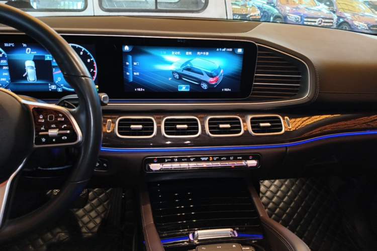 Used Mercedes-Benz GLE 2022 Facelifted GLE 350 4MATIC Fashion Edition Audio And AC Panel