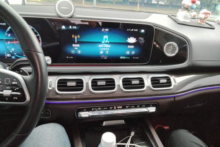 Used Mercedes-Benz GLE 2022 Facelifted GLE 350 4MATIC Fashion Edition Audio And AC Panel