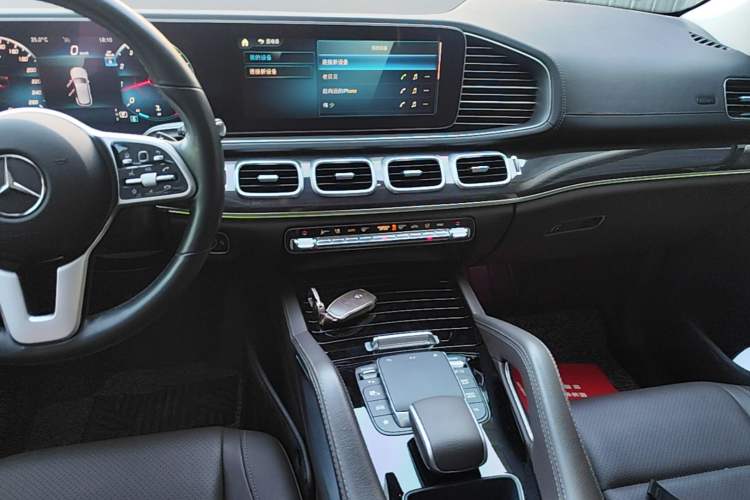 Used Mercedes-Benz GLE 2022 Facelifted GLE 350 4MATIC Fashion Edition Audio And AC Panel