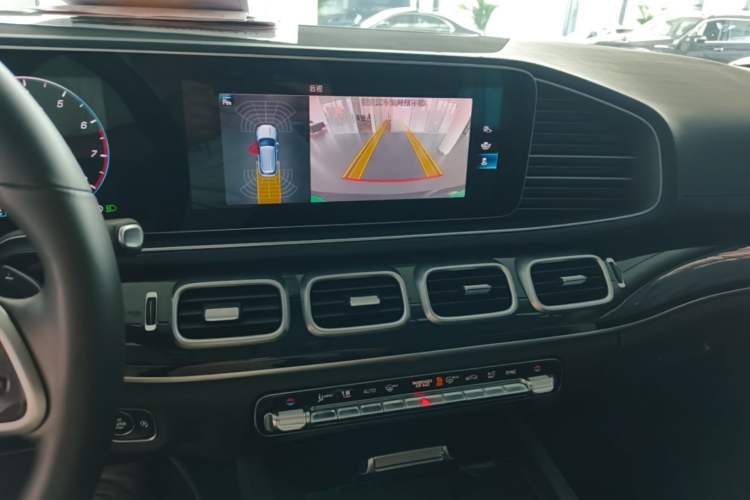 Used Mercedes-Benz GLE 2022 Facelifted GLE 350 4MATIC Fashion Edition Audio And AC Panel