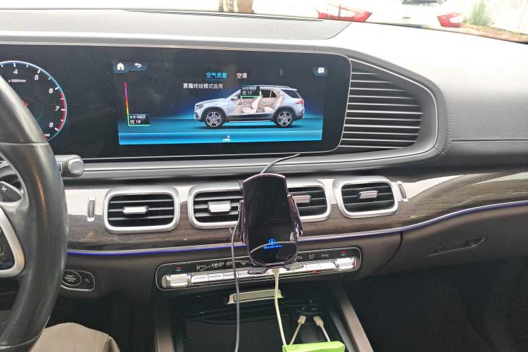 Used Mercedes-Benz GLE 2022 GLE 350 4MATIC Dynamic Edition Audio And AC Panel