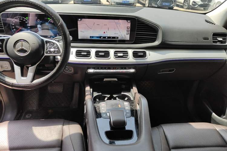 Used Mercedes-Benz GLE 2022 Refreshed GLE 350 4MATIC Dynamic Edition Audio And AC Panel