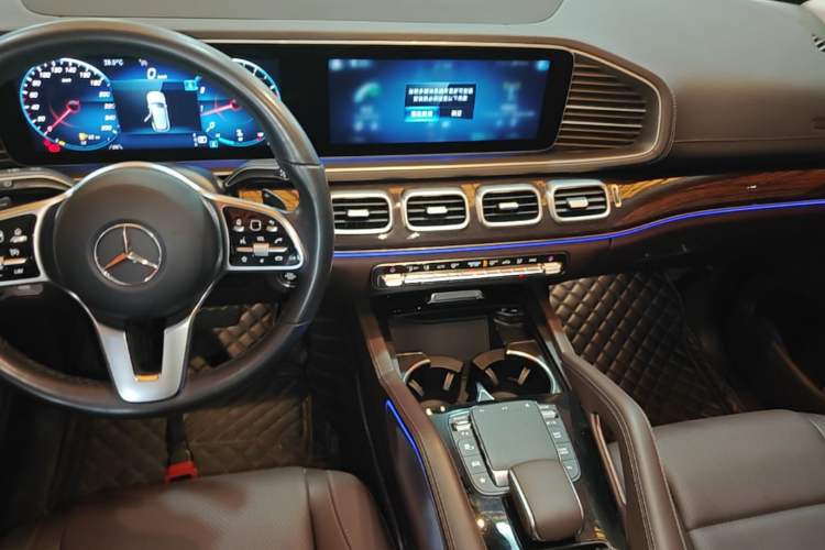Used Mercedes-Benz GLE 2022 Facelifted GLE 350 4MATIC Fashion Edition Audio And AC Panel