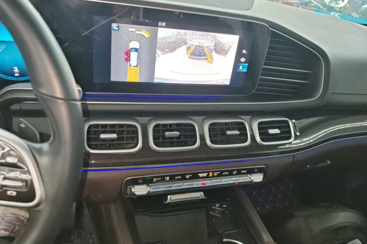 Used Mercedes-Benz GLE 2022 GLE 350 4MATIC Dynamic Edition Audio And AC Panel