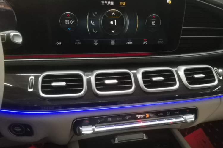 Used Mercedes-Benz GLE 2022 Facelifted GLE 350 4MATIC Fashion Edition Audio And AC Panel