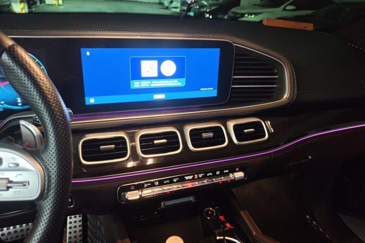 Used Mercedes-Benz GLE 2022 Facelifted GLE 350 4MATIC Fashion Edition Audio And AC Panel