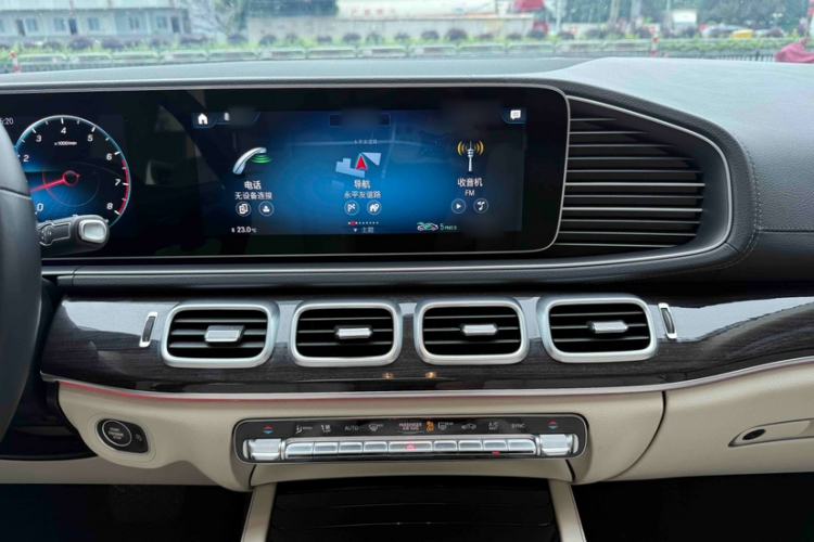 Used Mercedes-Benz GLE 2022 GLE 350 4MATIC Stylish Model Audio And AC Panel
