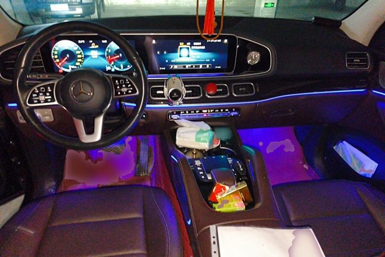 Used Mercedes-Benz GLE 2022 GLE 350 4MATIC Stylish Model Center Console
