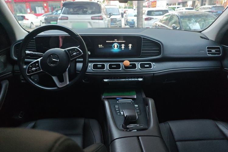 Used Mercedes-Benz GLE 2022 Refreshed GLE 450 4MATIC Luxury Edition Center Console