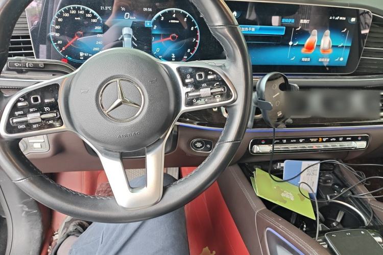 Used Mercedes-Benz GLE 2022 Facelifted GLE 350 4MATIC Fashion Edition Center Console