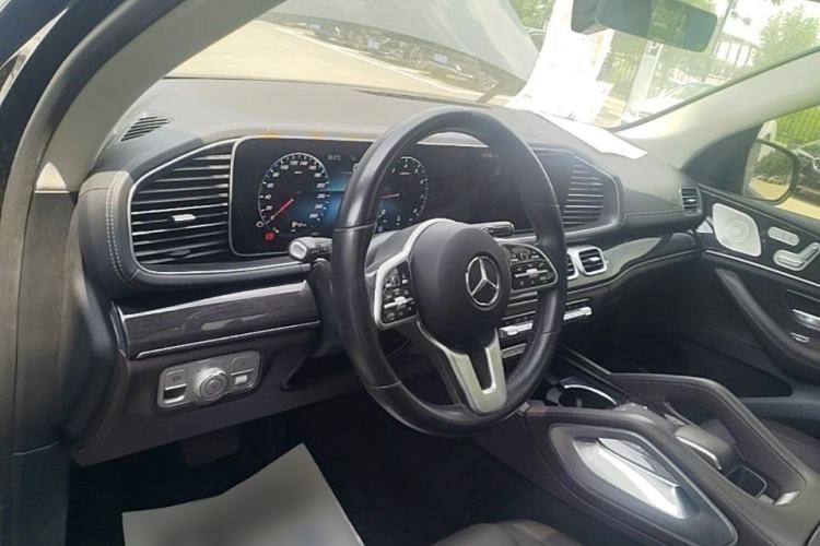 Used Mercedes-Benz GLE 2022 GLE 350 4MATIC Stylish Model Center Console