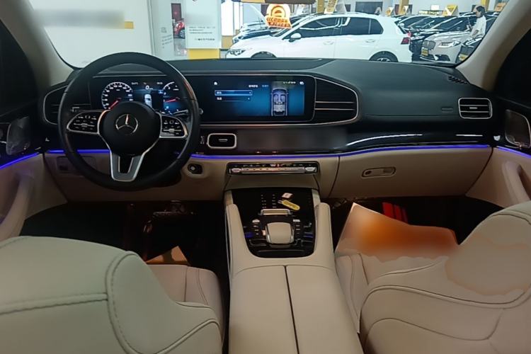 Used Mercedes-Benz GLE 2022 Facelifted GLE 350 4MATIC Fashion Edition Center Console