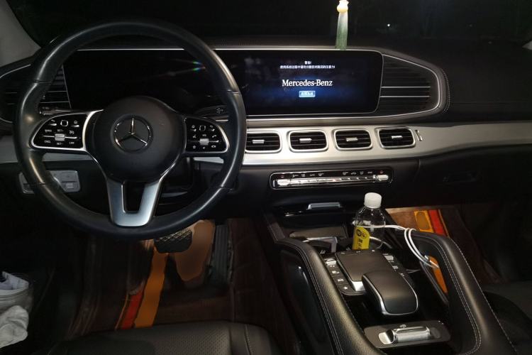 Used Mercedes-Benz GLE 2022 Refreshed GLE 350 4MATIC Luxury Edition Center Console