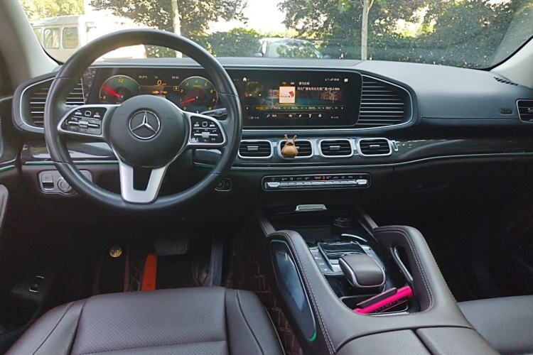 Used Mercedes-Benz GLE 2022 GLE 350 4MATIC Stylish Model Center Console