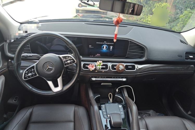 Used Mercedes-Benz GLE 2022 GLE 350 4MATIC Stylish Model Center Console