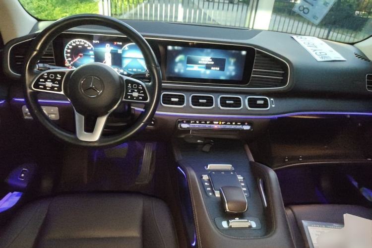 Used Mercedes-Benz GLE 2022 Refreshed GLE 450 4MATIC Luxury Edition Center Console