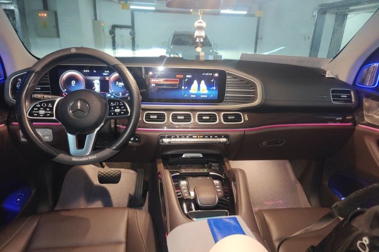 Used Mercedes-Benz GLE 2022 Facelifted GLE 350 4MATIC Fashion Edition Center Console