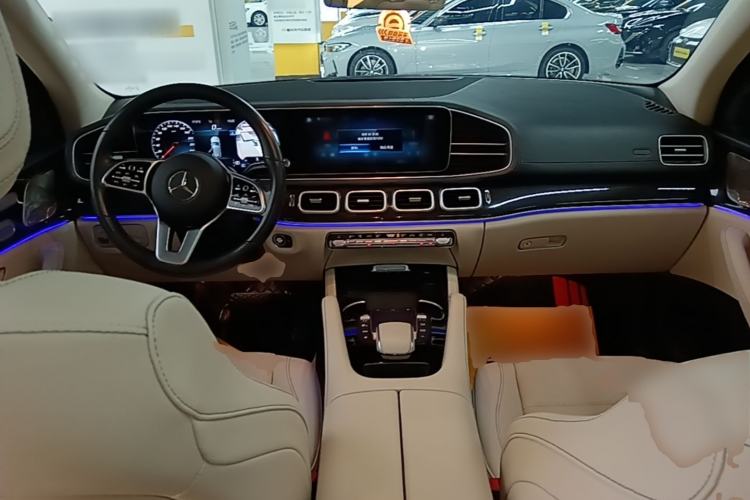 Used Mercedes-Benz GLE 2022 Facelifted GLE 350 4MATIC Fashion Edition Center Console