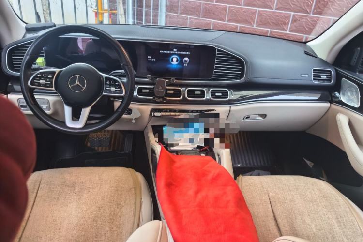 Used Mercedes-Benz GLE 2022 Facelifted GLE 350 4MATIC Fashion Edition Center Console