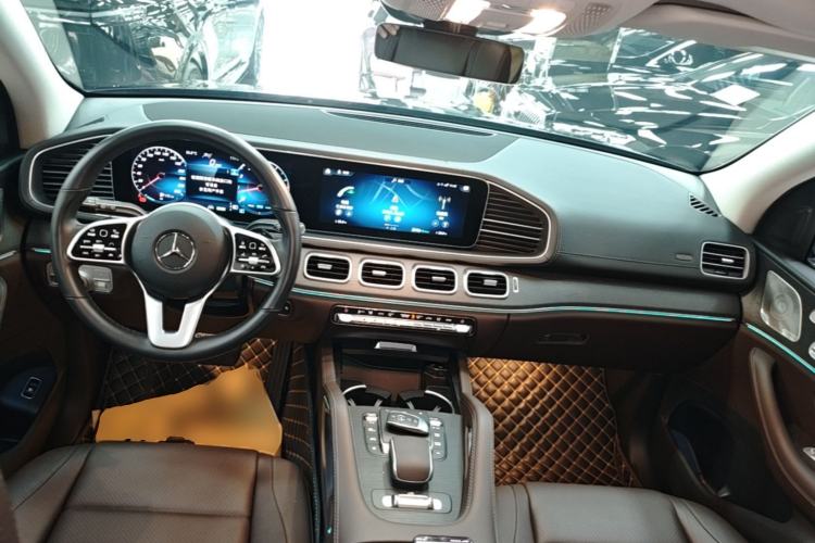 Used Mercedes-Benz GLE 2022 Refreshed GLE 450 4MATIC Luxury Edition Center Console
