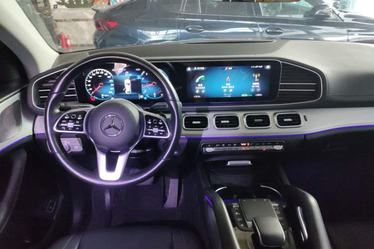 Used Mercedes-Benz GLE 2022 GLE 350 4MATIC Coupe SUV Fashion Model Center Console
