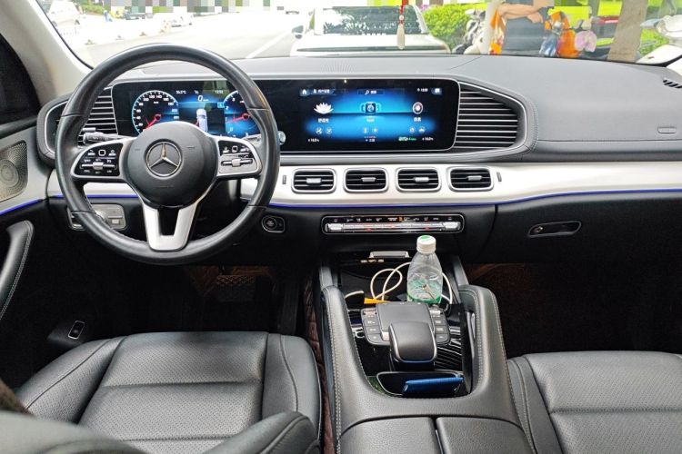 Used Mercedes-Benz GLE 2022 Refreshed GLE 350 4MATIC Dynamic Edition Center Console