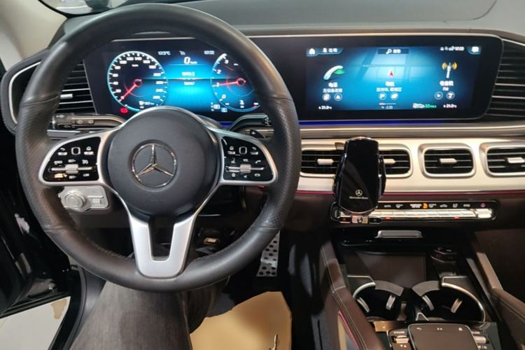Used Mercedes-Benz GLE 2022 Refreshed GLE 350 4MATIC Dynamic Edition Center Console