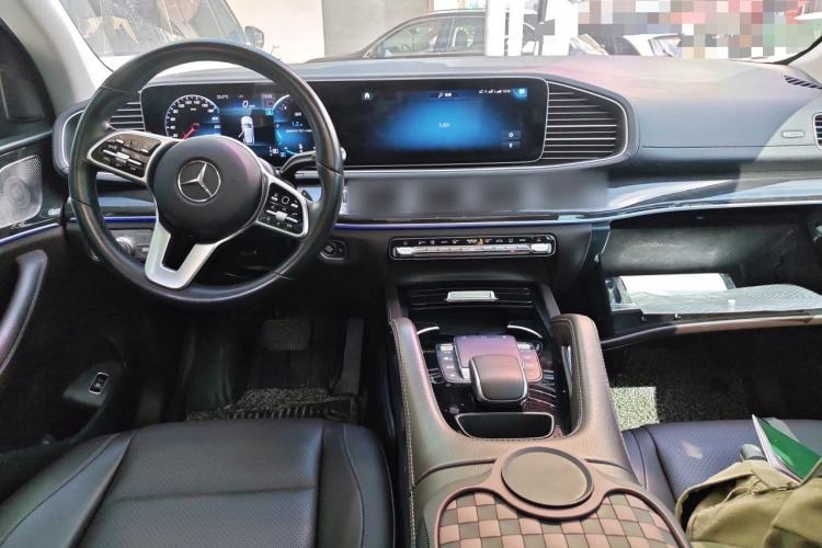 Used Mercedes-Benz GLE 2022 GLE 350 4MATIC Stylish Model Center Console