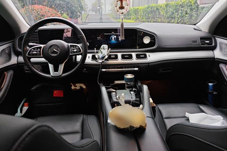 Used Mercedes-Benz GLE 2022 GLE 350 4MATIC Coupe SUV Luxury Model Center Console