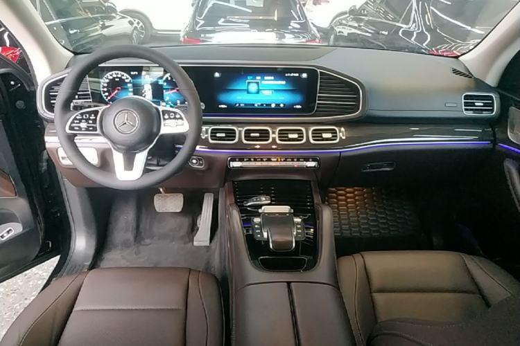 Used Mercedes-Benz GLE 2022 GLE 350 4MATIC Dynamic Edition Center Console